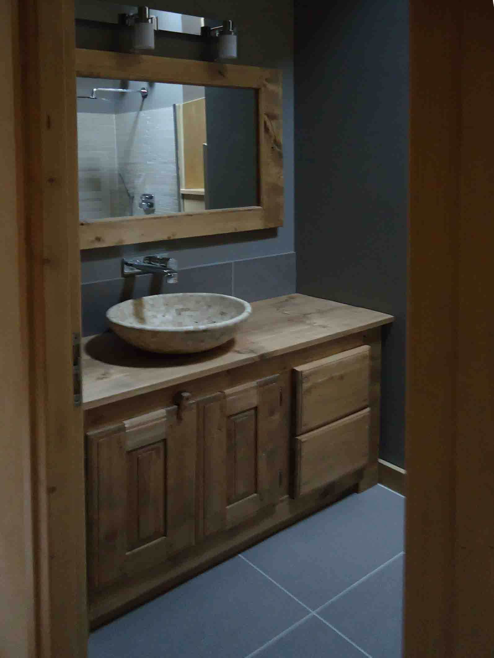 Meuble de Salle de Bain sur Mesure Les Gets