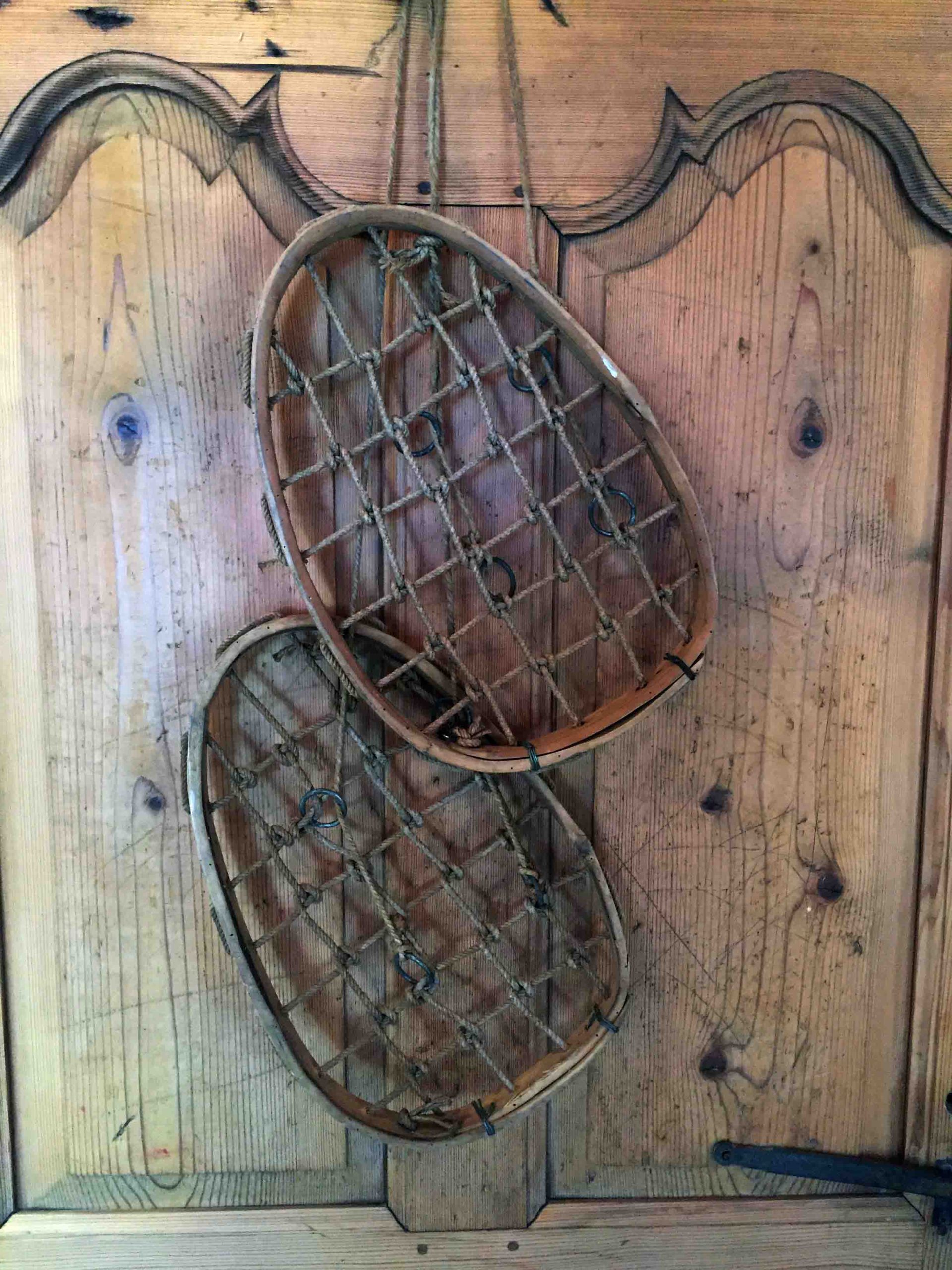 Raquettes anciennes, atelier des Gets