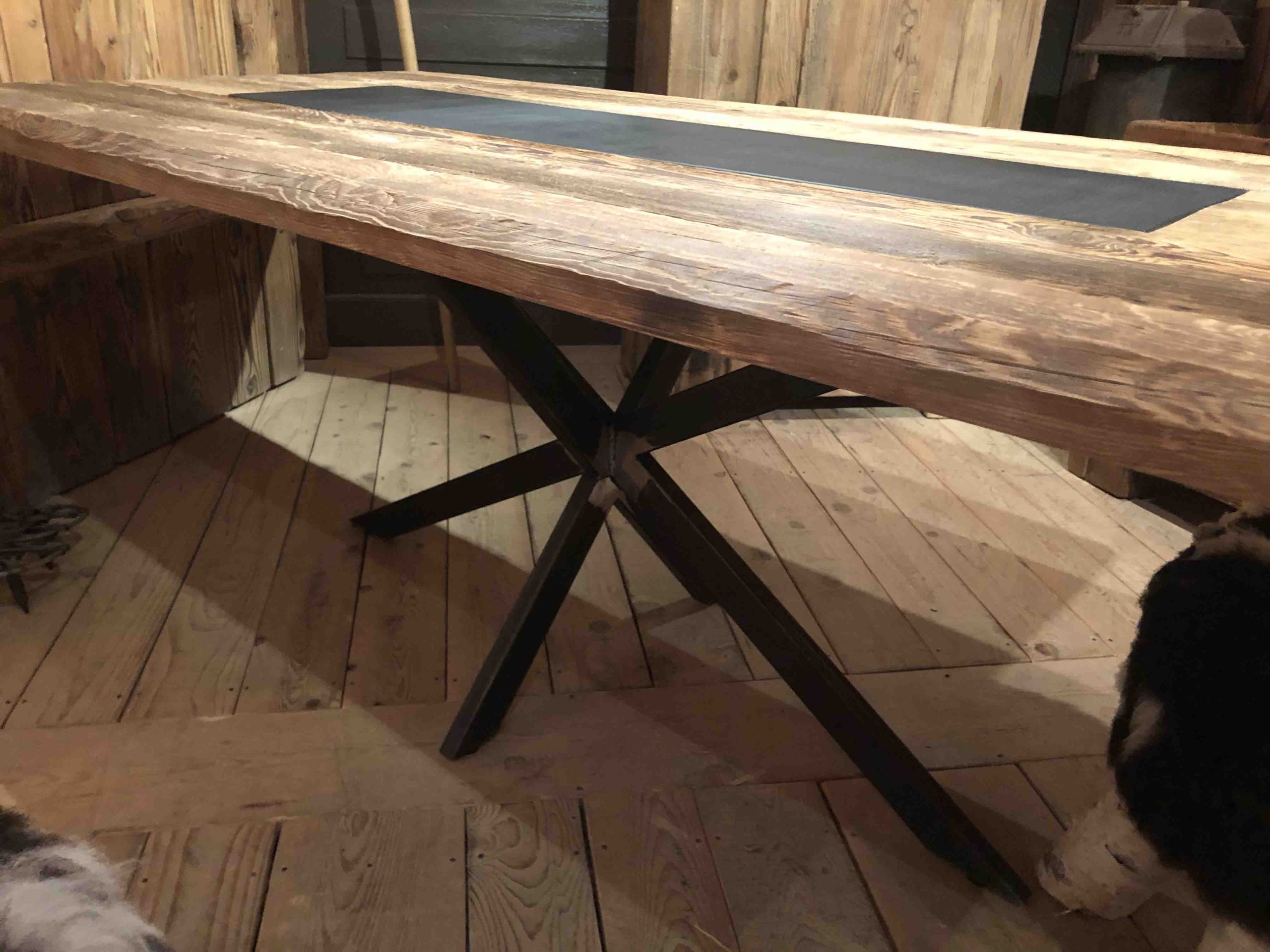 Table sur mesure en vieux bois, atelier des Gets